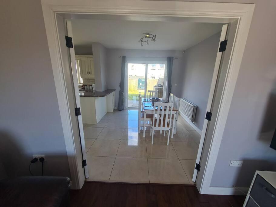 Bundoran Seaside Stays House - Wifi, Large Spacious Home Exterior photo
