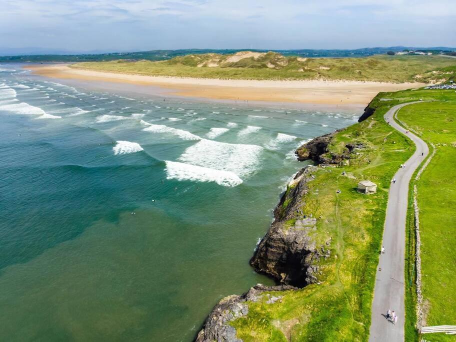 Bundoran Seaside Stays House - Wifi, Large Spacious Home Exterior photo